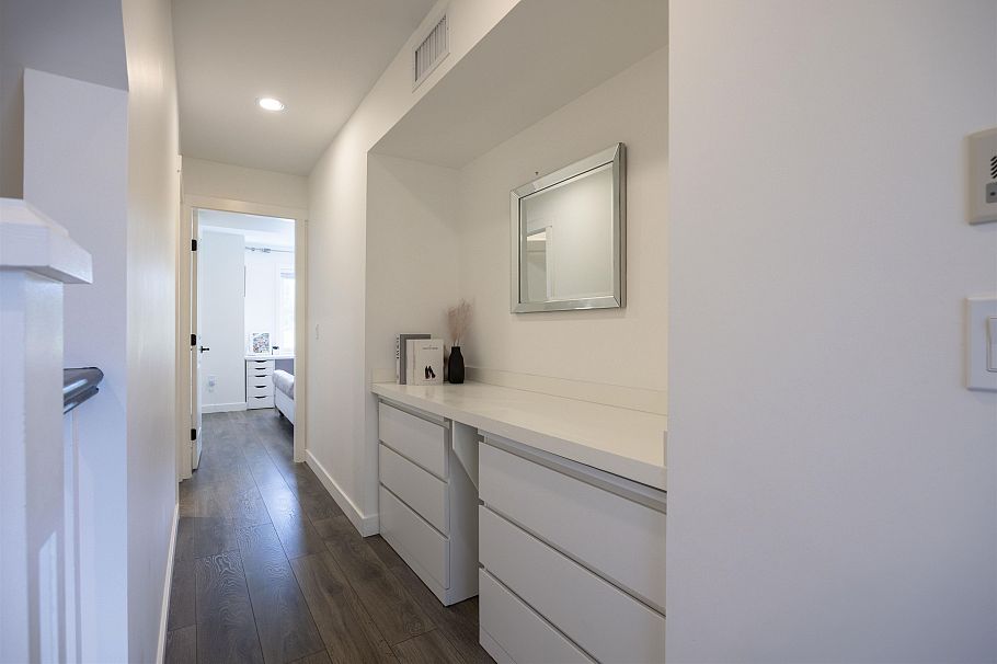 356 W 62nd Avenue Vancouver, BC - 19