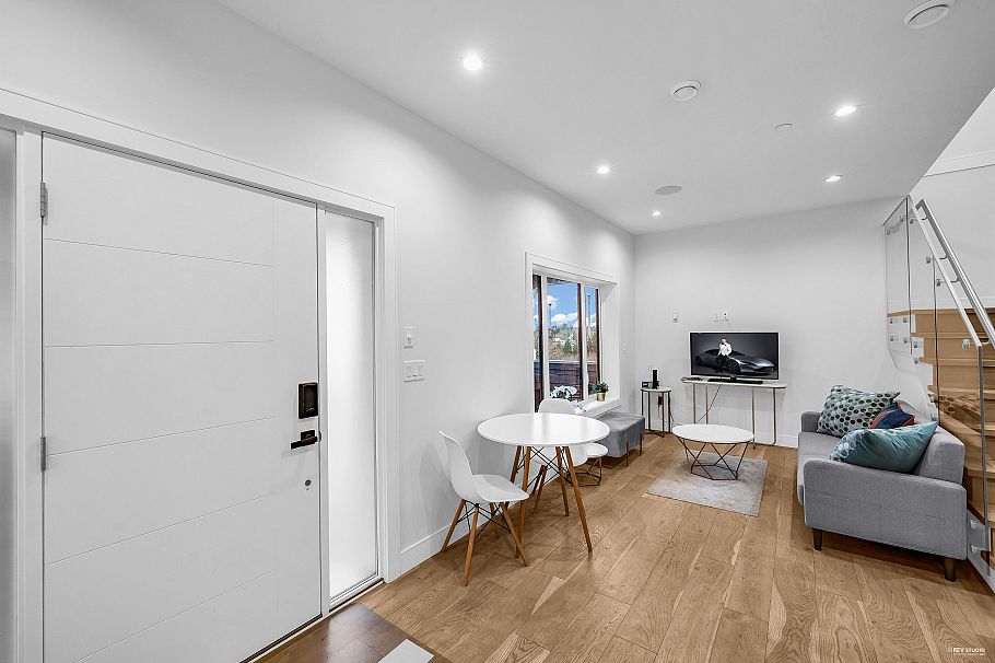 3433 Dundas Street Vancouver, BC - 21