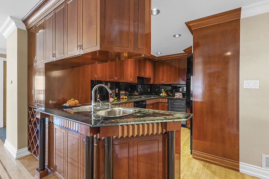 1130 Ironwork Passage Vancouver, BC - 16