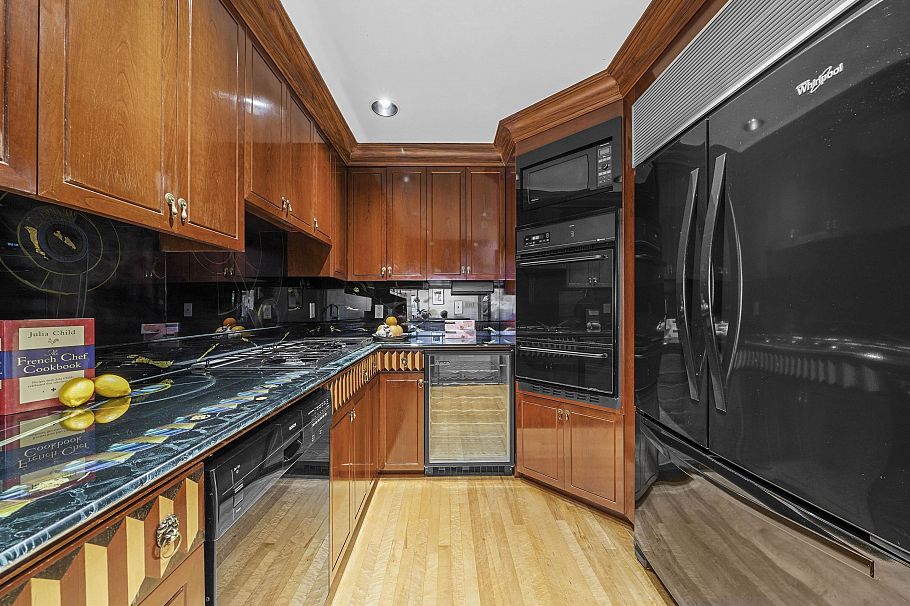 1130 Ironwork Passage Vancouver, BC - 19