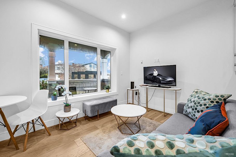 3433 Dundas Street Vancouver, BC - 12