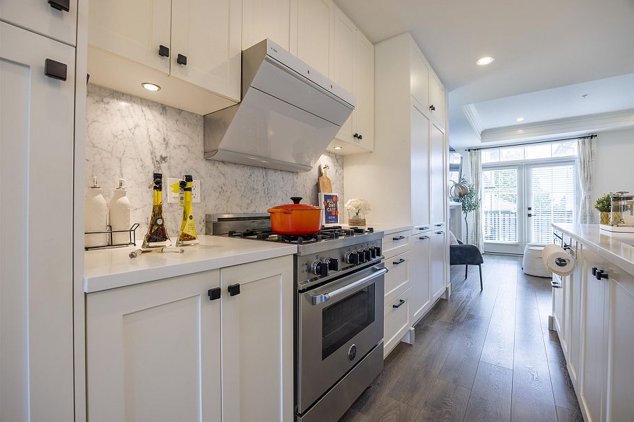 356 W 62nd Avenue Vancouver, BC - 12