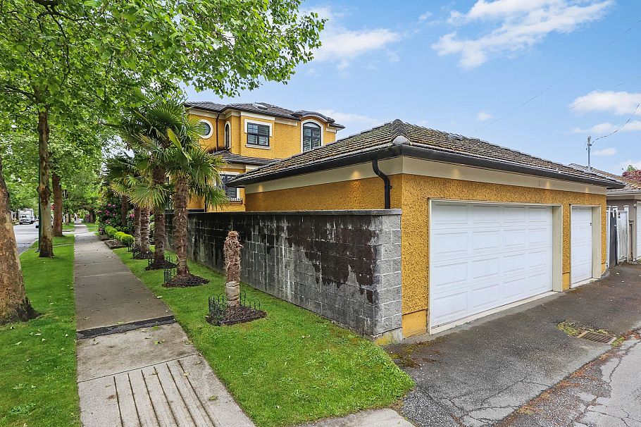 3593 Mackenzie Street Vancouver, BC - 32