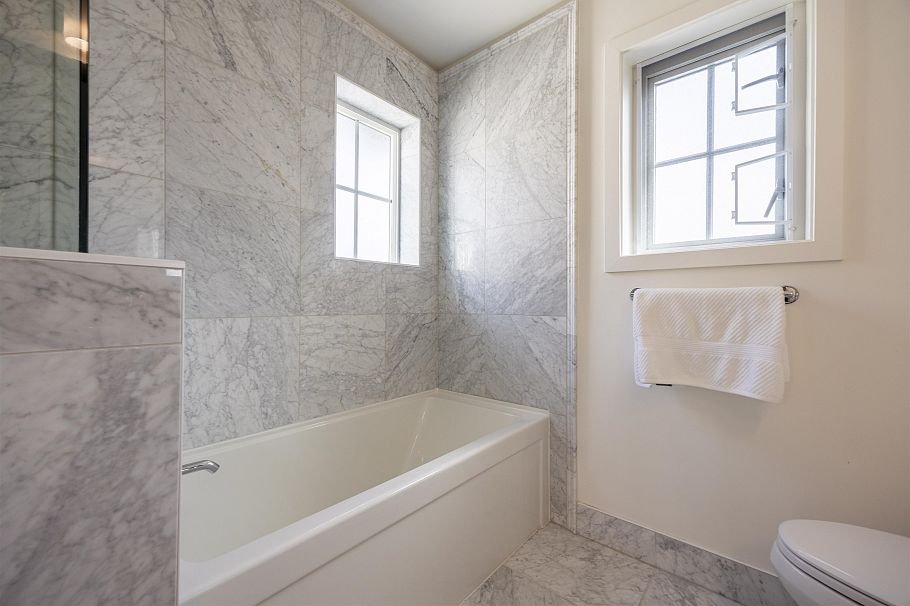 356 W 62nd Avenue Vancouver, BC - 33