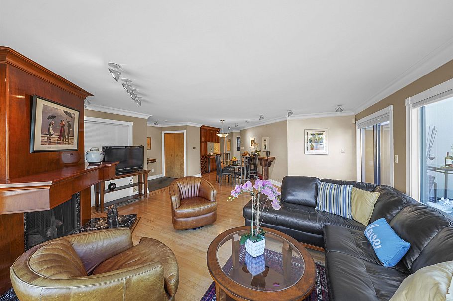 1130 Ironwork Passage Vancouver, BC - 14