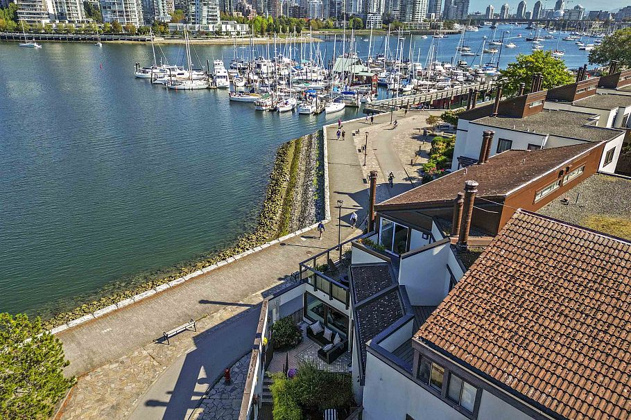 1130 Ironwork Passage Vancouver, BC - 35