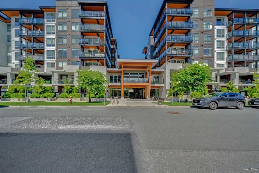 514 108 E 8th Street North Vancouver, BC - 1