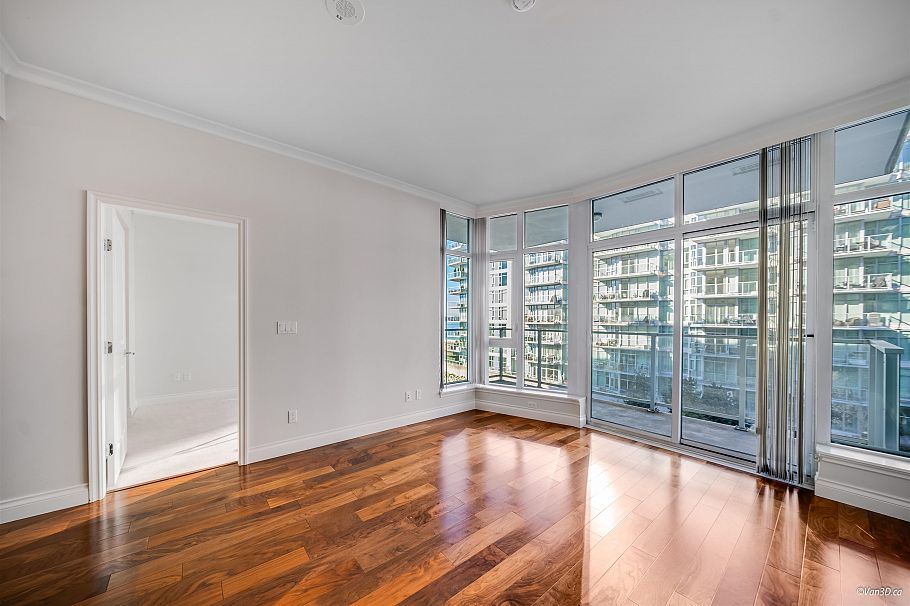 305 185 Victory Ship Way North Vancouver, BC - 6