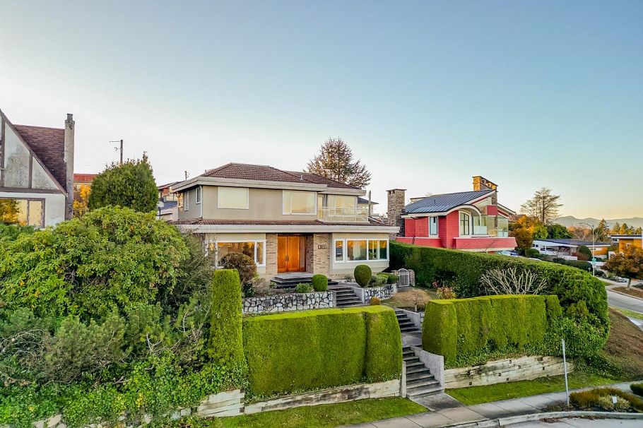 4723 Puget Drive Vancouver, BC - 1