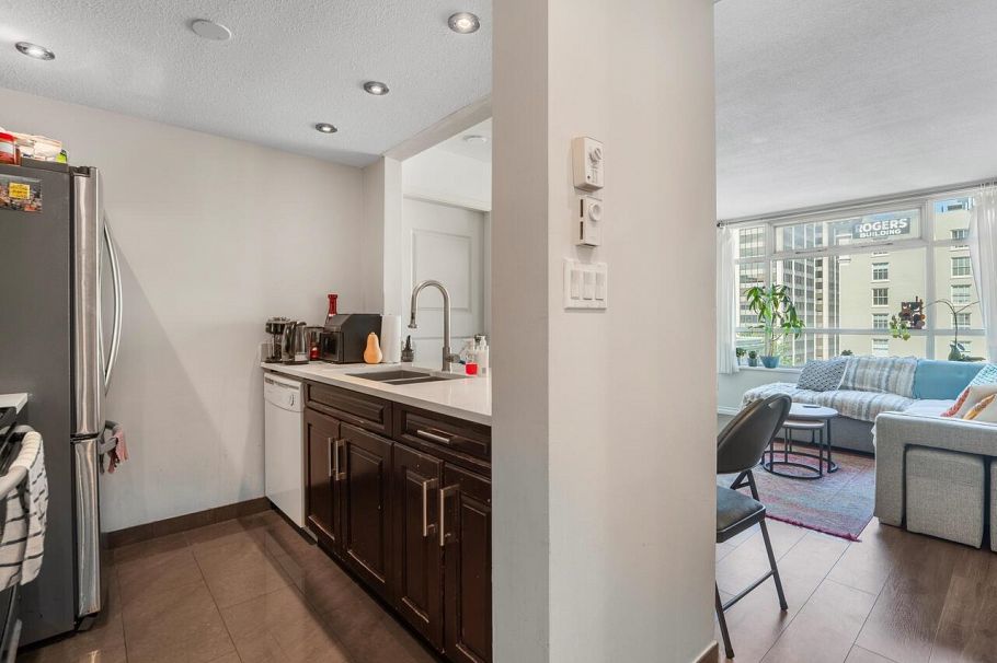 803 438 Seymour Street Vancouver, BC - 25