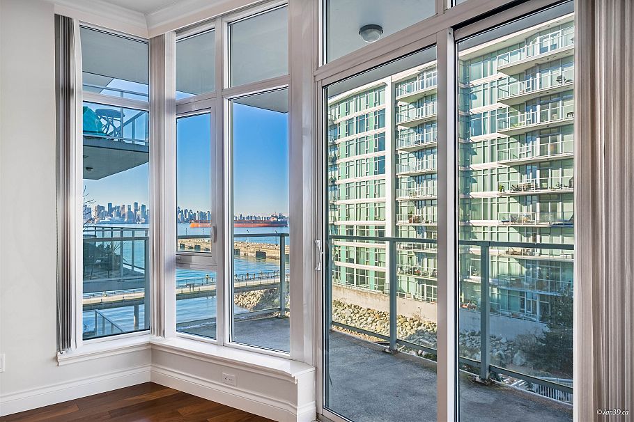 305 185 Victory Ship Way North Vancouver, BC - 5