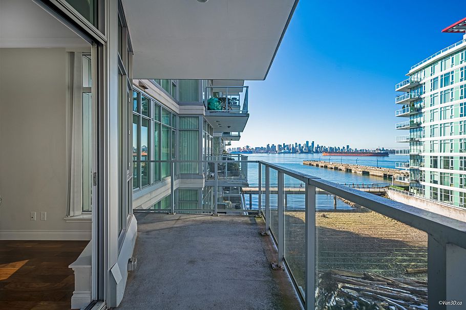 305 185 Victory Ship Way North Vancouver, BC - 3