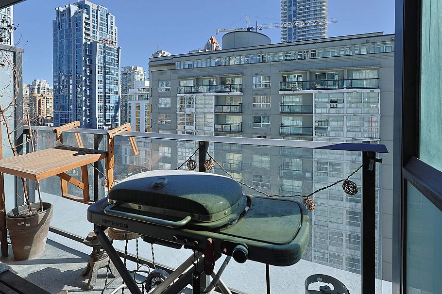 908 1325 Rolston Street Vancouver, BC - 11