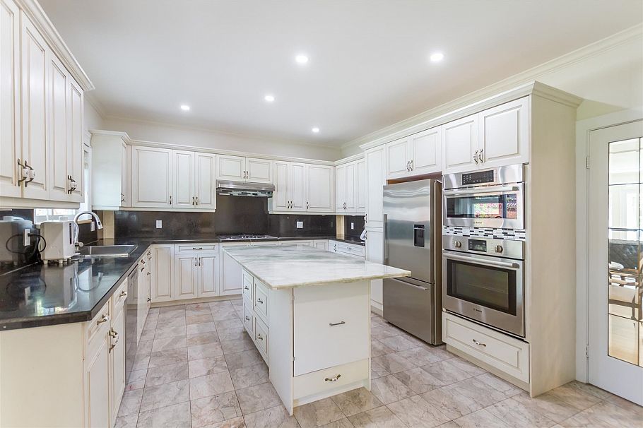 1369 W 55th Avenue Vancouver, BC - 8