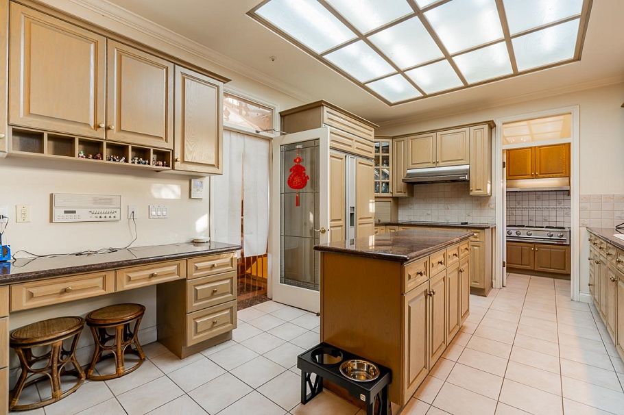 4723 Puget Drive Vancouver, BC - 12