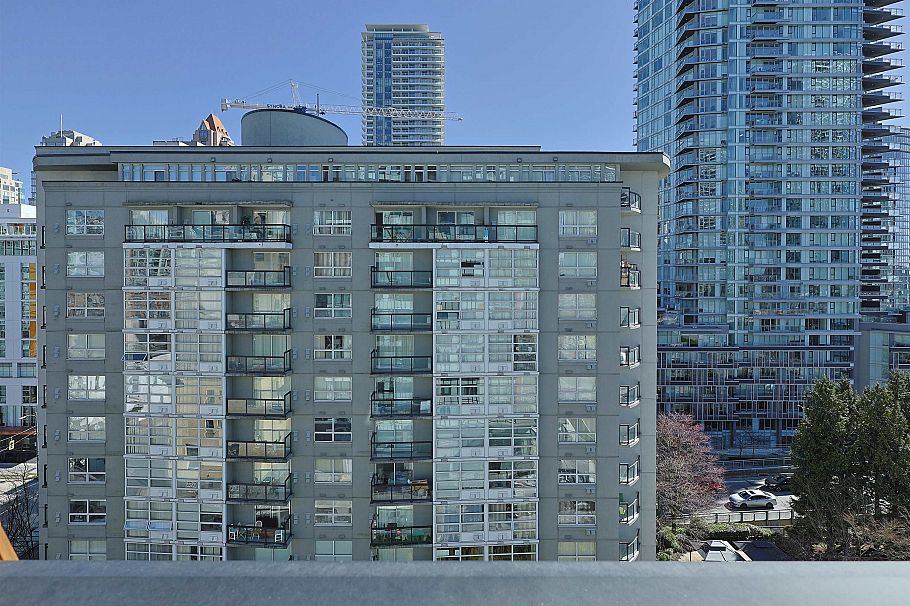 908 1325 Rolston Street Vancouver, BC - 12