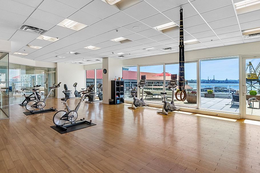 305 185 Victory Ship Way North Vancouver, BC - 37