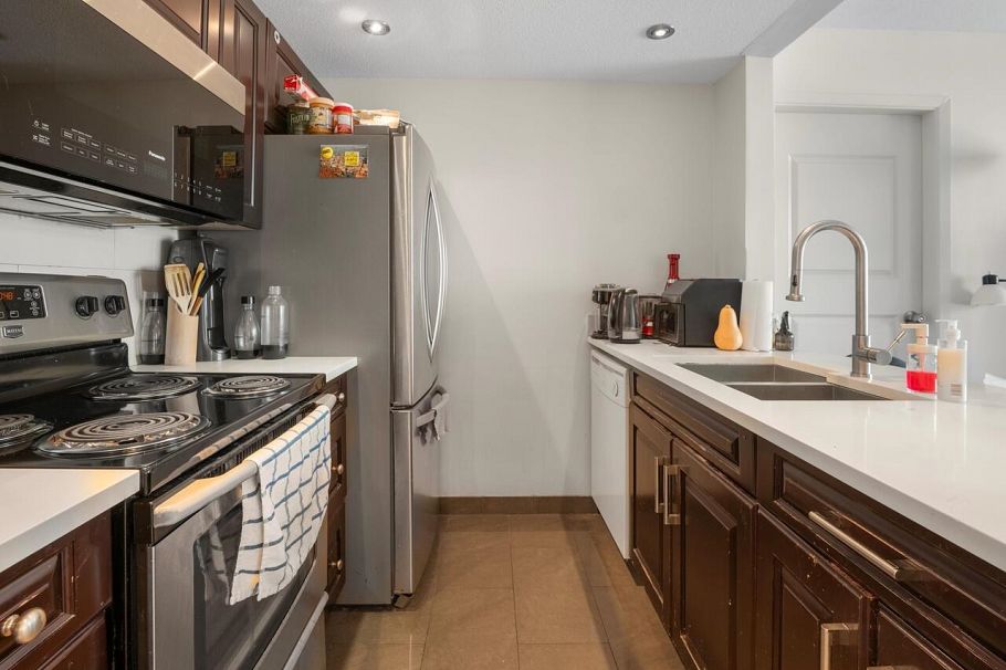 803 438 Seymour Street Vancouver, BC - 2