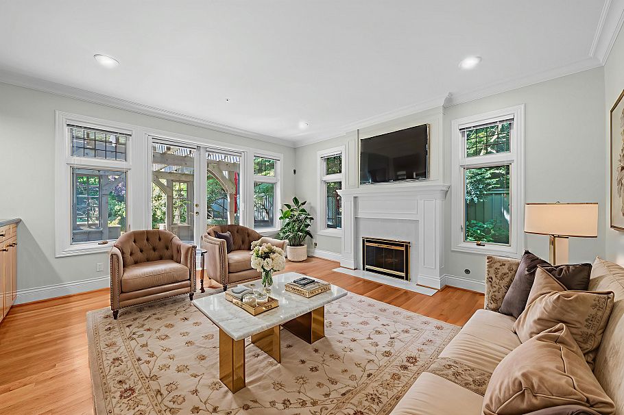 1323 The Crescent Crescent Vancouver, BC - 1