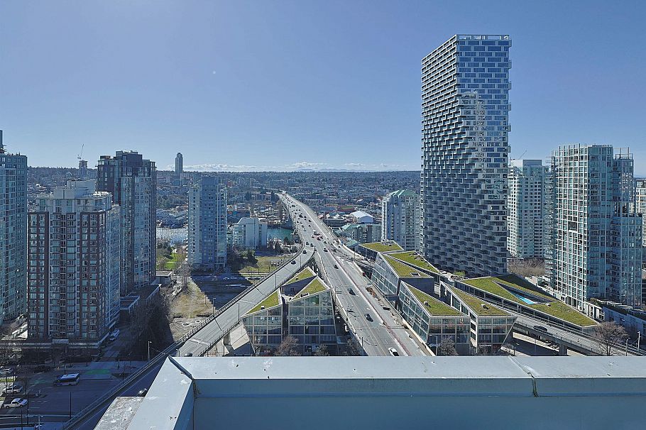908 1325 Rolston Street Vancouver, BC - 38