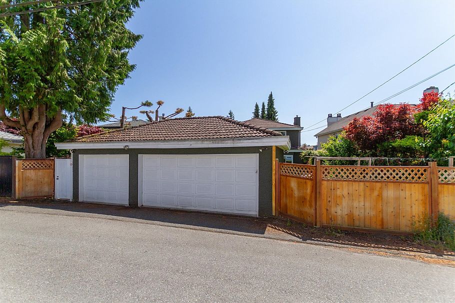 1369 W 55th Avenue Vancouver, BC - 23
