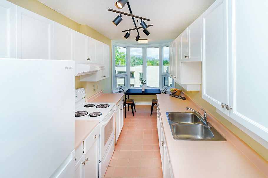 402 1845 Robson Street Vancouver, BC - 6