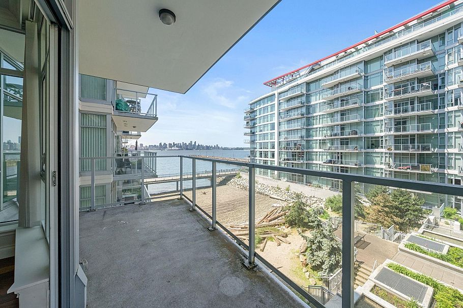 305 185 Victory Ship Way North Vancouver, BC - 2