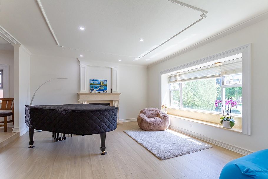 1369 W 55th Avenue Vancouver, BC - 2