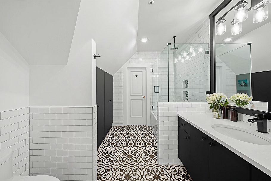 1323 The Crescent Crescent Vancouver, BC - 10