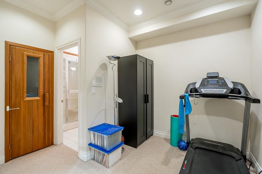 4723 Puget Drive Vancouver, BC - 32