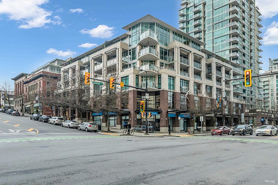 409 100 E Esplanade Street North Vancouver, BC - 28