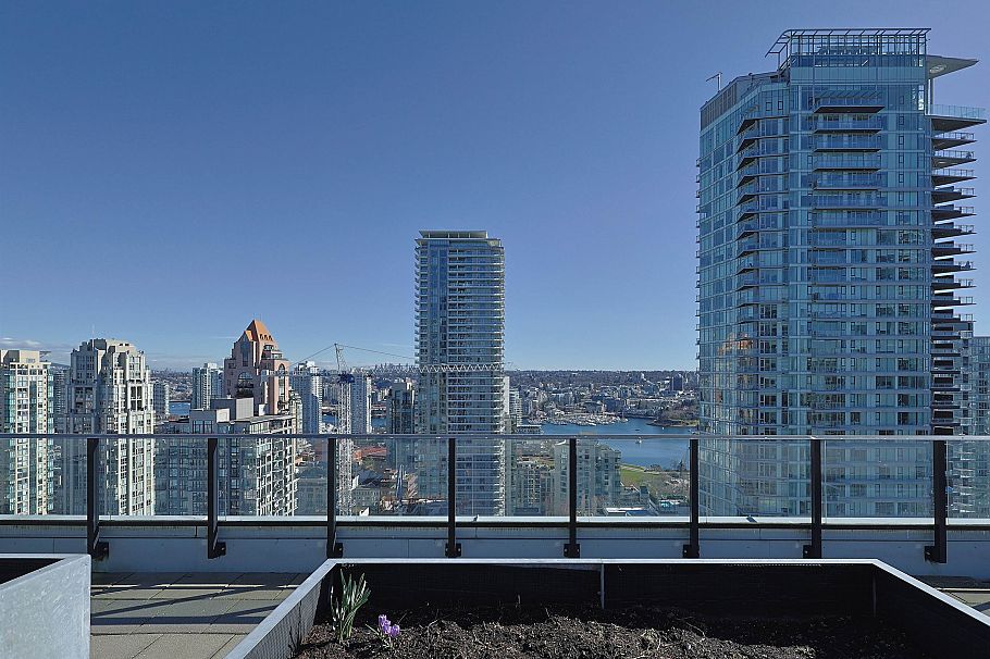 908 1325 Rolston Street Vancouver, BC - 32