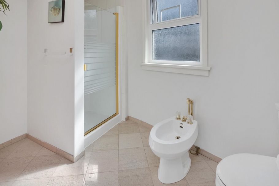 4322 West Point Place Vancouver, BC - 31