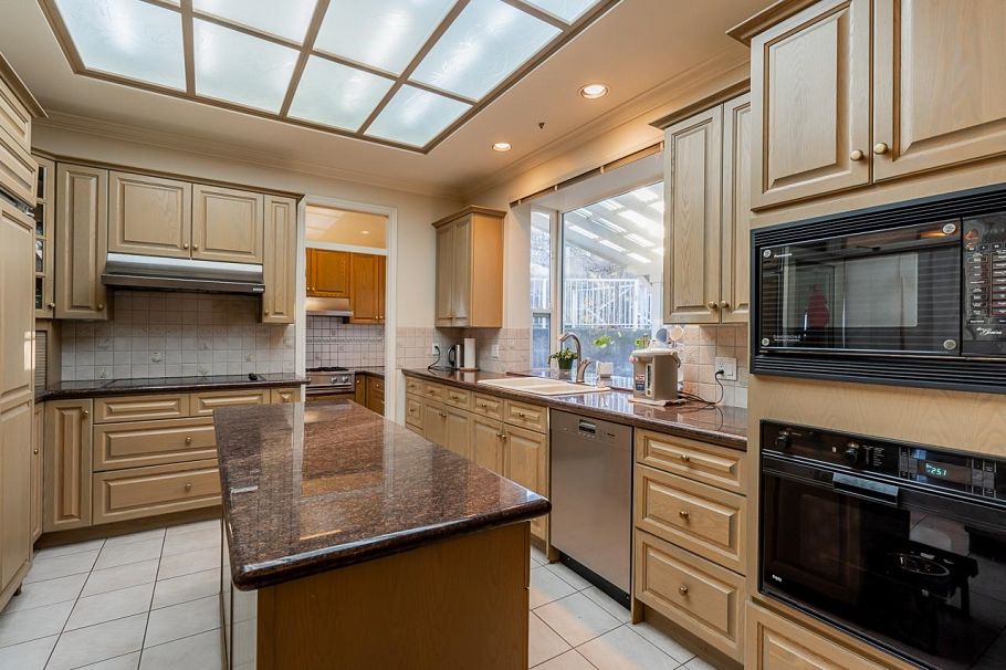 4723 Puget Drive Vancouver, BC - 11