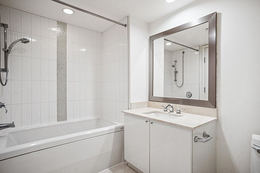 408 133 E Esplanade Avenue North Vancouver, BC - 17