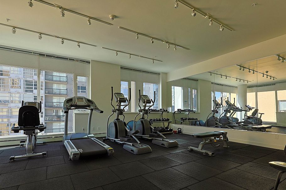 908 1325 Rolston Street Vancouver, BC - 40