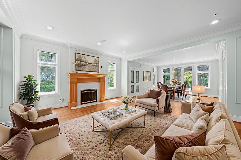 1323 The Crescent Crescent Vancouver, BC - 2