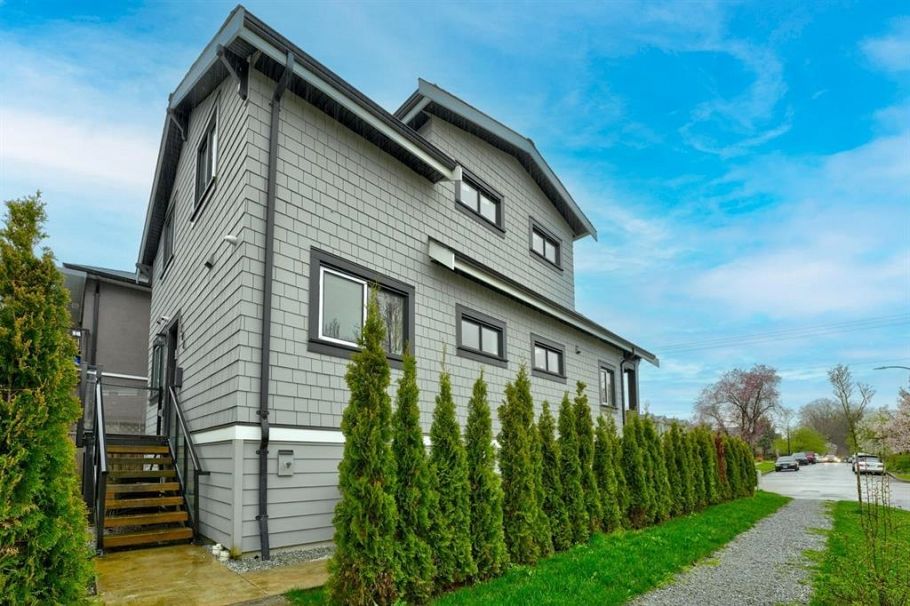 1204 Kaslo Street Vancouver, BC - 3