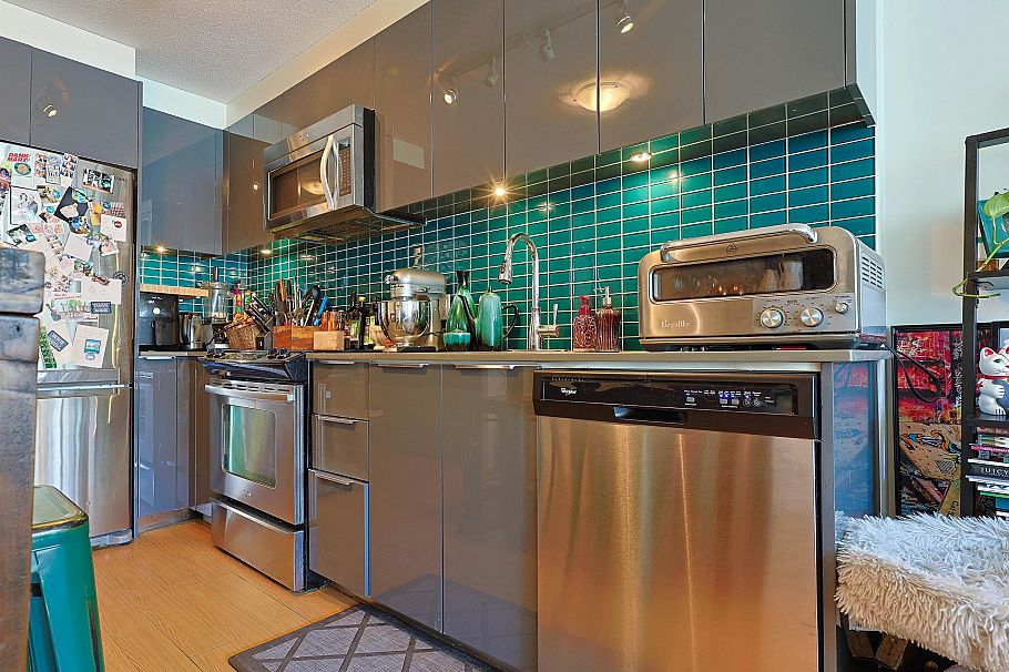 908 1325 Rolston Street Vancouver, BC - 4