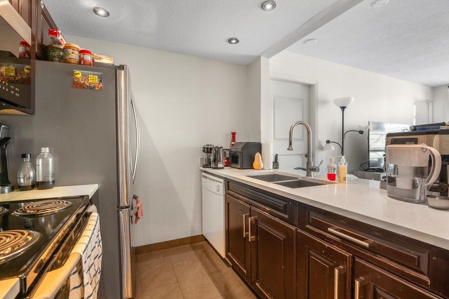 803 438 Seymour Street Vancouver, BC - 3