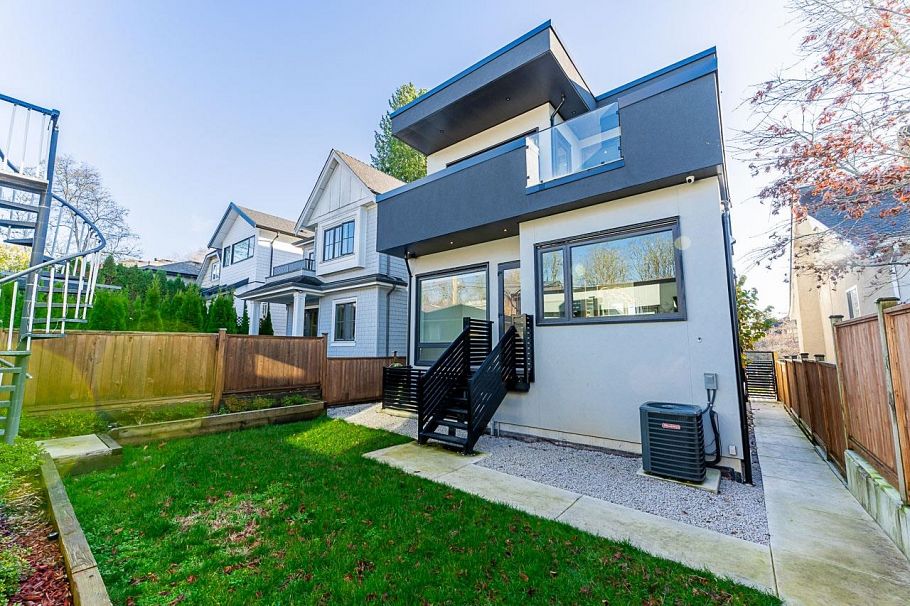 3941 W 24th Avenue Vancouver, BC - 34