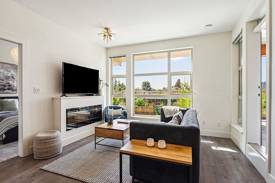 215 3602 Aldercrest Drive North Vancouver, BC - 7