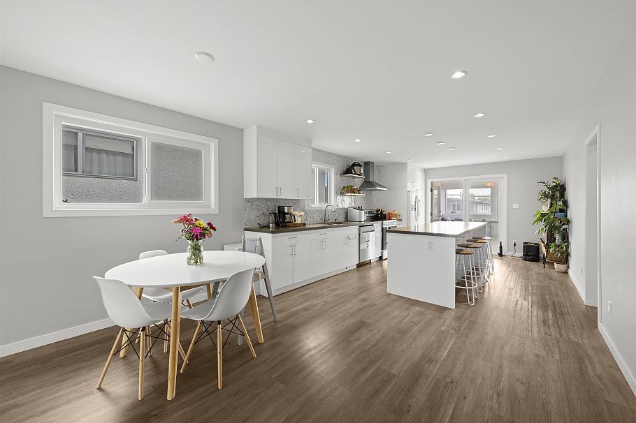 3160 E 6th Avenue Vancouver, BC - 7