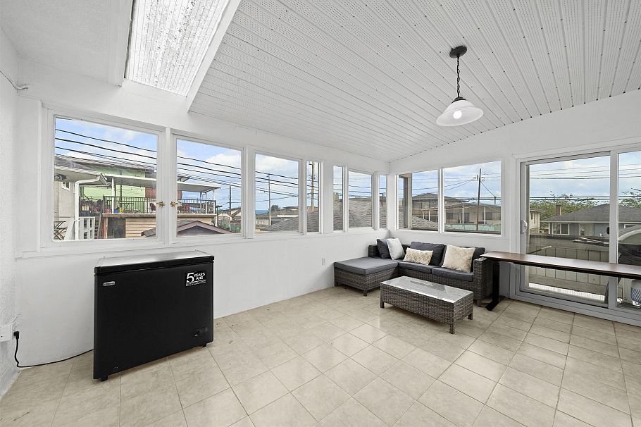 3160 E 6th Avenue Vancouver, BC - 13