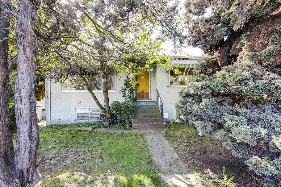 7475 Knight Street Vancouver, BC - 1