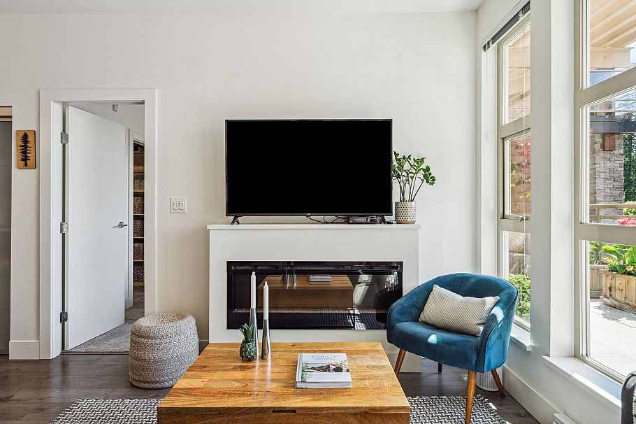 215 3602 Aldercrest Drive North Vancouver, BC - 9