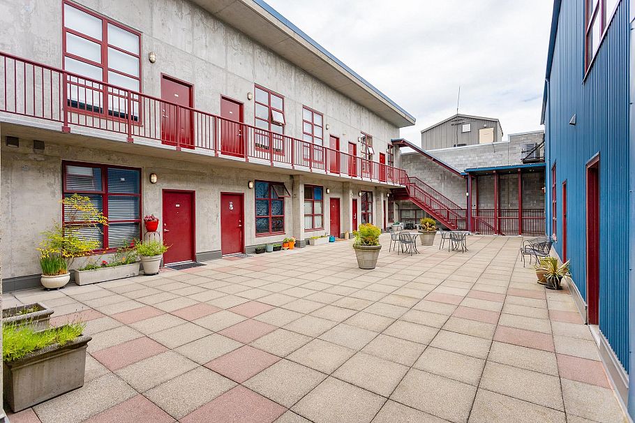 303 128 W 6th Avenue Vancouver, BC - 2