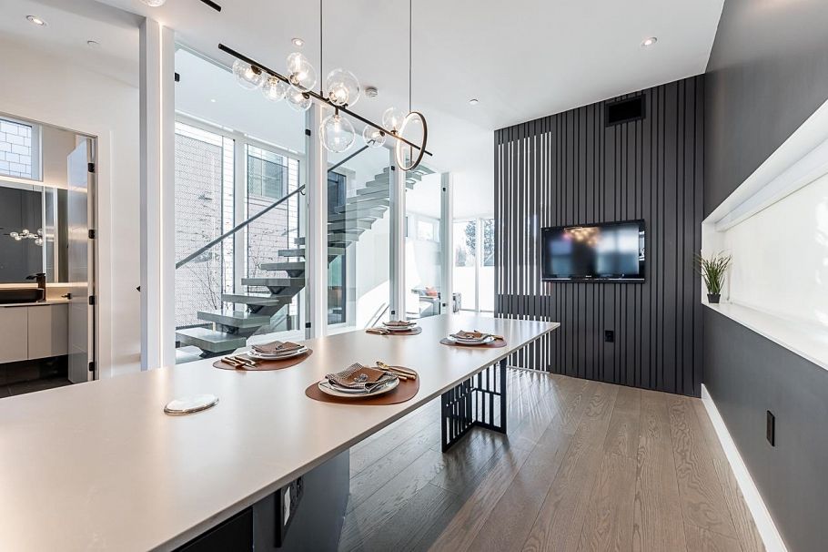 3941 W 24th Avenue Vancouver, BC - 9