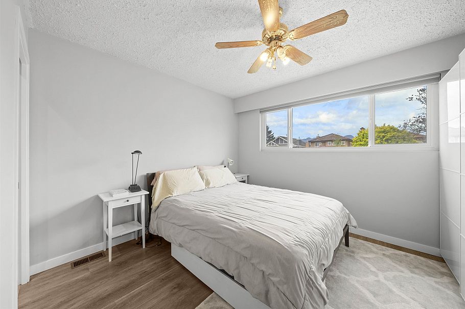 3160 E 6th Avenue Vancouver, BC - 17