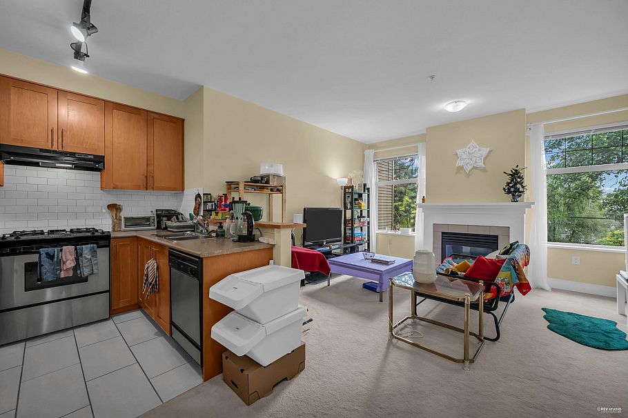 307 2083 W 33 Avenue Vancouver, BC - 2